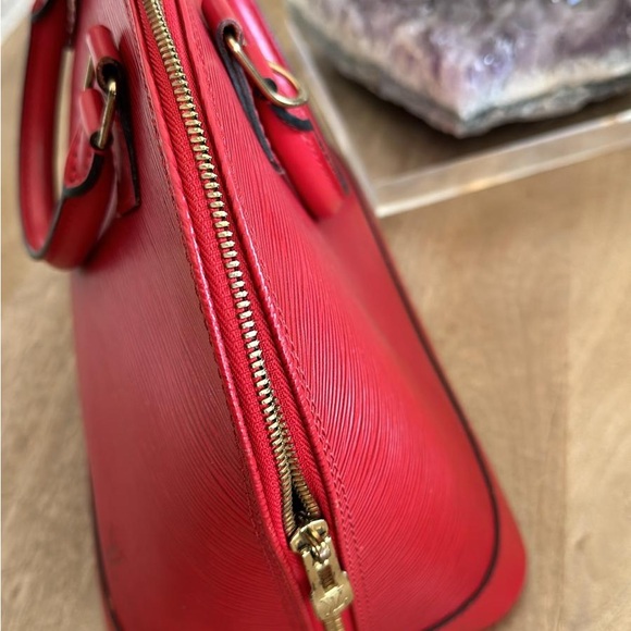 Louis Vuitton Emma Epi leather. Used a few times. - Picture 10 of 11